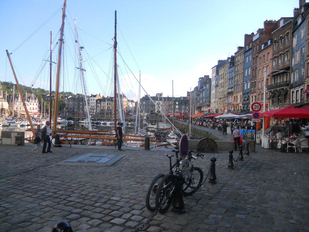 Chambre Le Nid Du Phare Avec Jacuzzi Honfleur Rom bilde