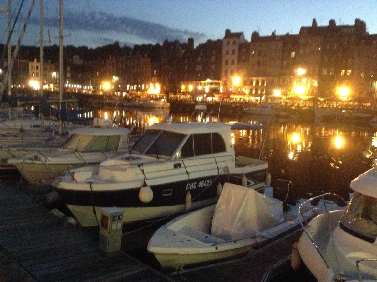Chambre Le Nid Du Phare Avec Jacuzzi Honfleur Eksteriør bilde